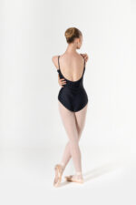 SI 655/D Body a spallino in lycra con inserto davanti in pizzo ed intreccio sul dietro - immagine 6