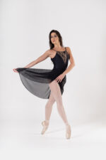 SI 655/D Body a spallino in lycra con inserto davanti in pizzo ed intreccio sul dietro - immagine 4