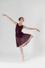 SI 693/D Body in lycra con inserto in pizzo davanti e inserto a cuore in pizzo dietro - immagine 2