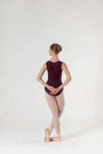 SI 693/D Body in lycra con inserto in pizzo davanti e inserto a cuore in pizzo dietro - immagine 3