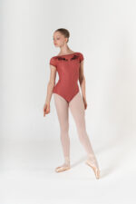SI 665/D Body in lycra con inserti in tulle allo scollo e manica corta in tulle